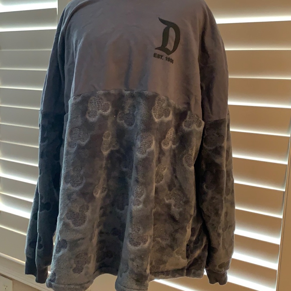 Disneyland Sherpa furry bottom sweatshirt Women’s XL